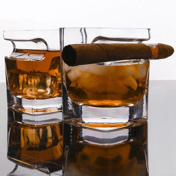 Drinkglas Med Cigarrhållare